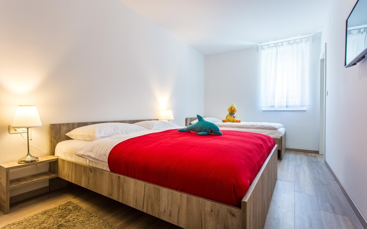 Apartments Viktorija 2 Baska  Bagian luar foto