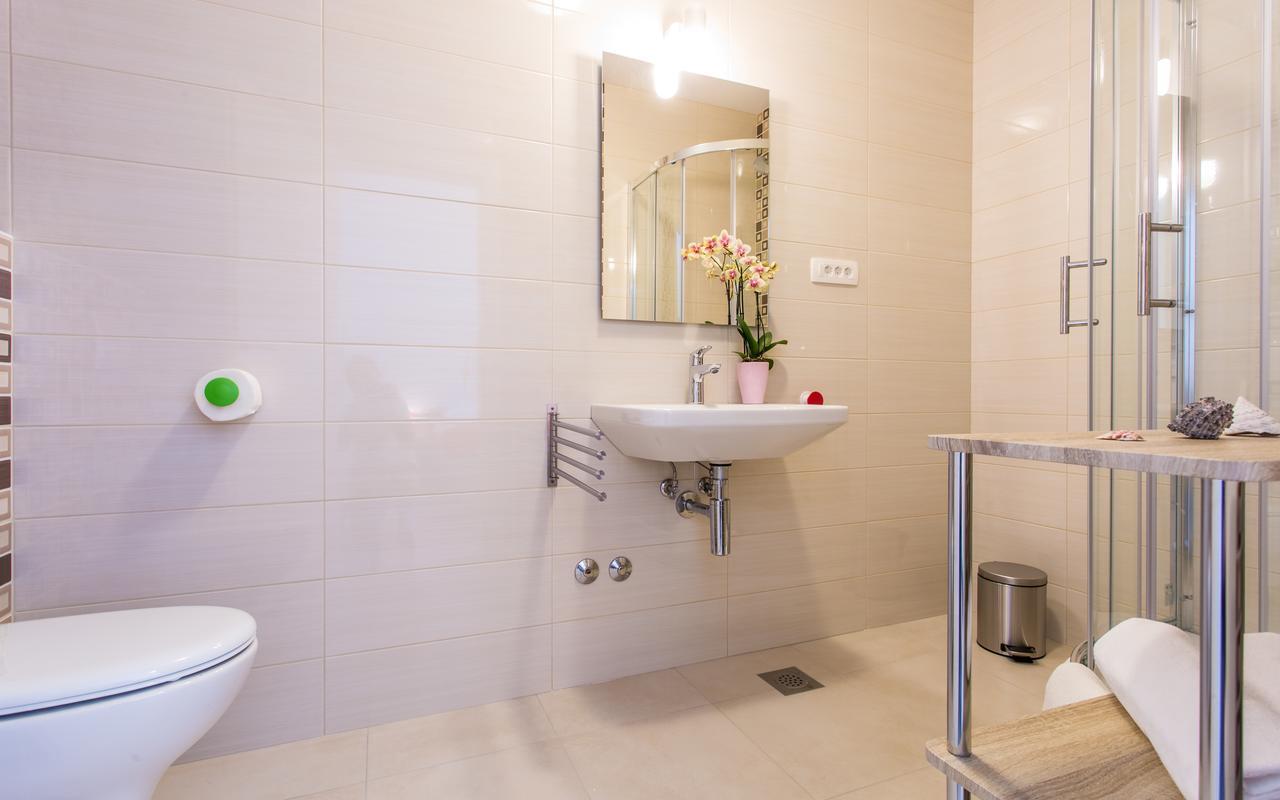 Apartments Viktorija 2 Baska  Bagian luar foto