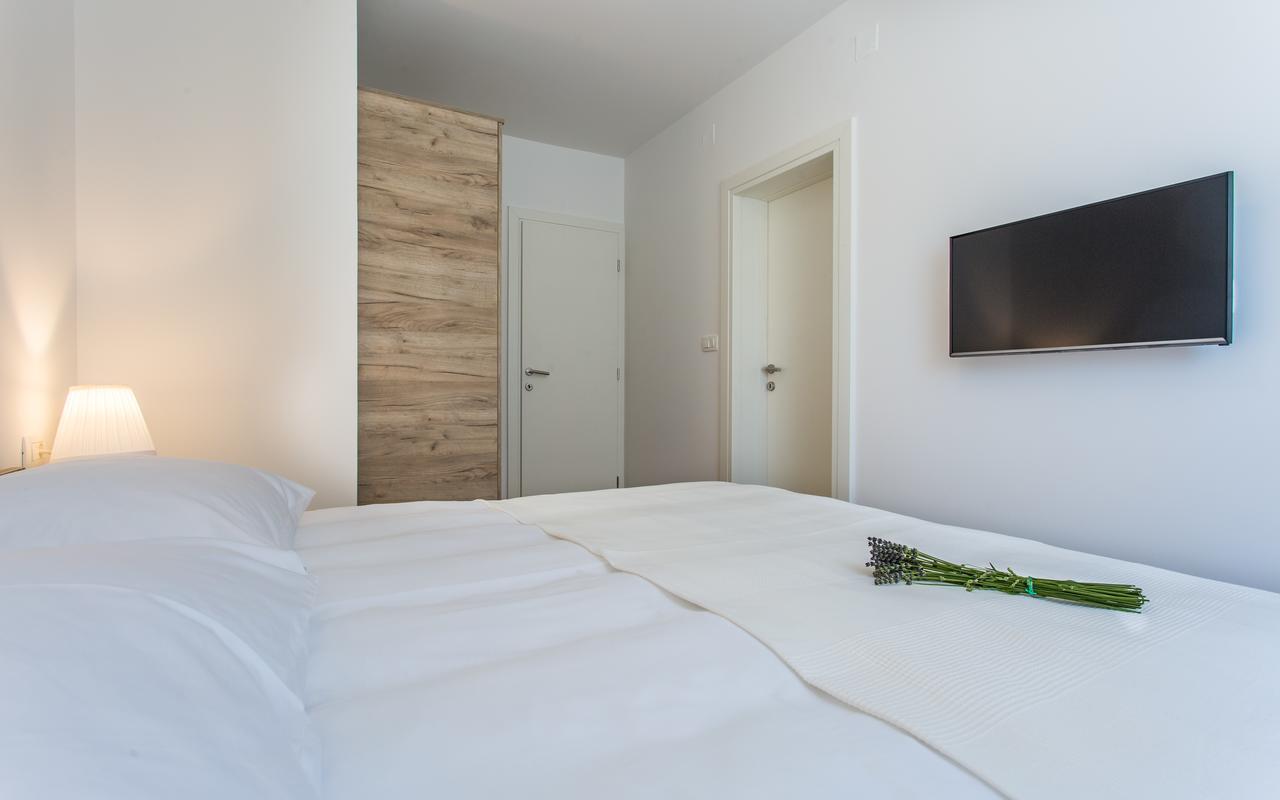 Apartments Viktorija 2 Baska  Bagian luar foto
